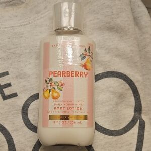 New Sealed Pearberry Body Lotion 8oz Bath And Body Works